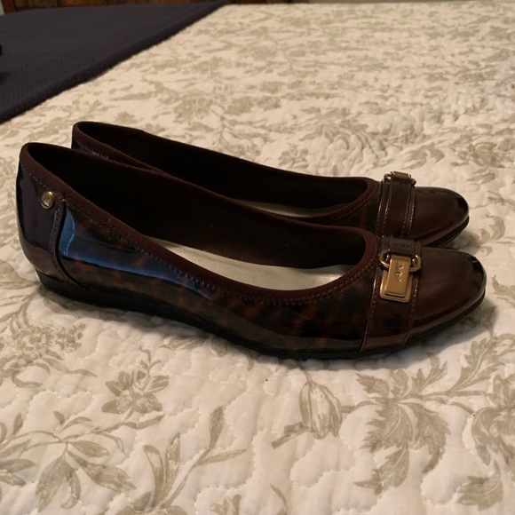 Ann Klein Flats - Picture 1 of 4
